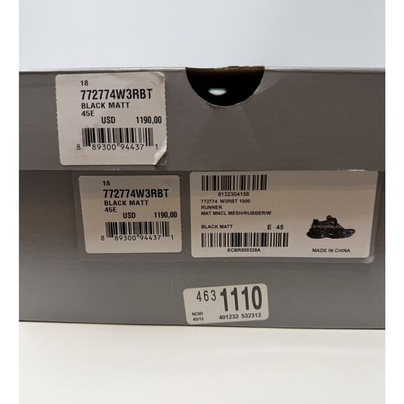Athletic_Shoes